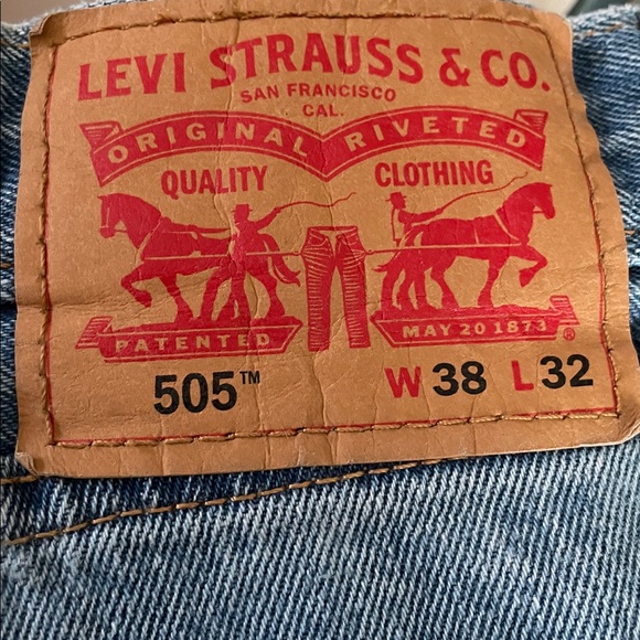 Men’s 38 x 32 Levi Classic Straight Blue Jeans - Picture 11 of 15